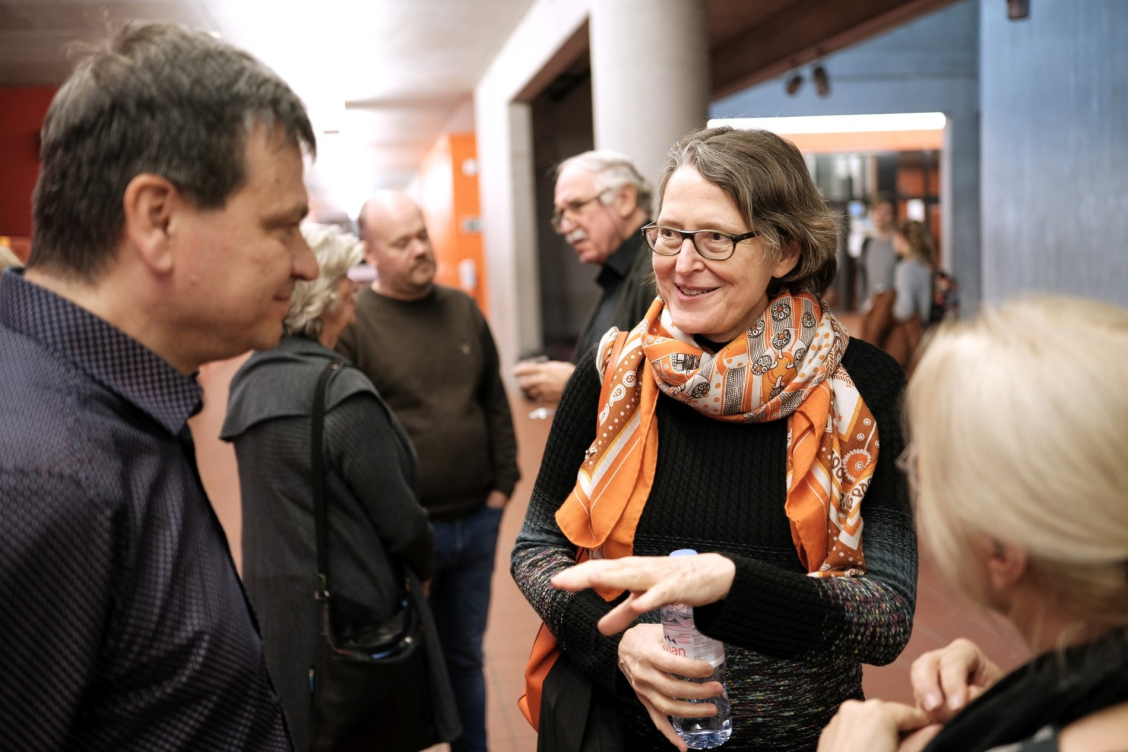 Karen Cook během diskuse s publikem. | © Lubomír Kotek Karen Cook během diskuse s publikem. | © Lubomír Kotek