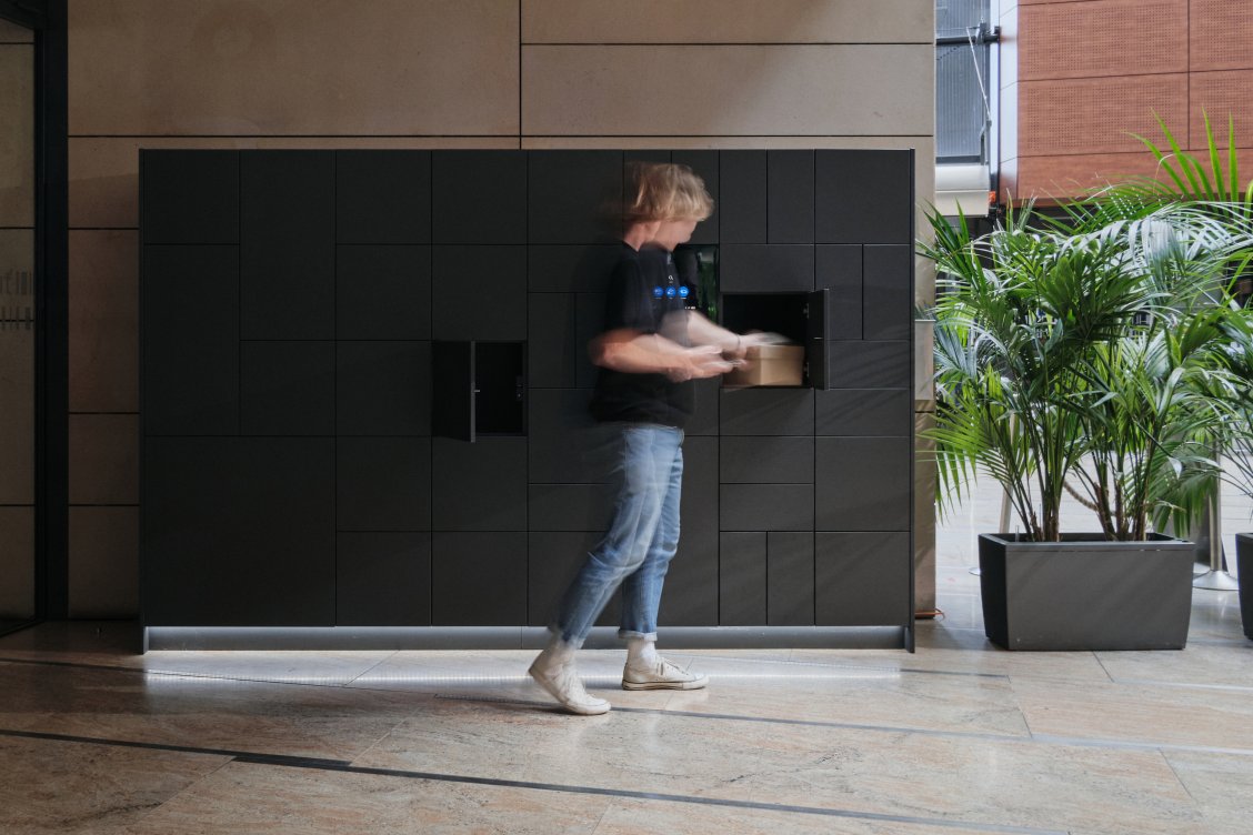 Výdejní boxy Blocks fungují v mnoha budovách v Česku i zahraničí. Bartoloměj Holubář vytvořil ze svého školní projektu úspěšný business. | © Petr Žemla Výdejní boxy Blocks fungují v mnoha budovách v Česku i zahraničí. Bartoloměj Holubář vytvořil ze svého školní projektu úspěšný business. | © Petr Žemla